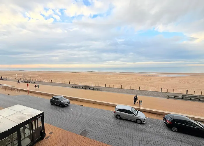 Bel Air - Beachside One-bedroom In T142 * Oostende